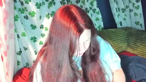 Snapshot of molly_moons chatting on June 2026 01:23:02 PM molly_moons online show from June 2026 01:23:02 PM