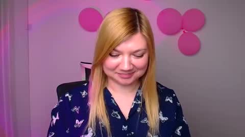 Molly online show from March 2025 03:23:02 PM