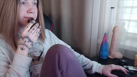 I have new photos come and see with love Molly online show from March 2025 07:41:01 AM