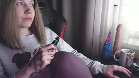 I have new photos come and see with love Molly online show from March 2025 05:42:02 AM