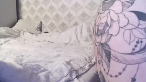 I have new photos come and see with love Molly online show from October 2025 10:54:02 PM