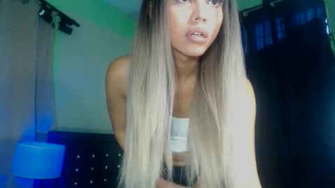 mollycoin18 online show from September 2025 02:22:02 AM