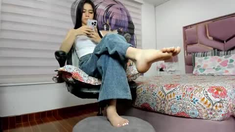 Molly  online show from September 2025 11:32:01 AM