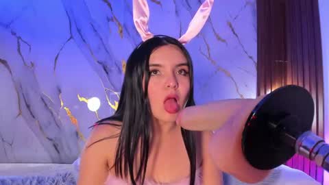 Snapshot of mollylewis18 chatting on June 2026 11:51:02 PM New girl Emily Valentina Michelle online show from June 2026 11:51:02 PM