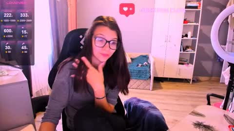  KIRA  online show from September 2025 02:33:01 AM