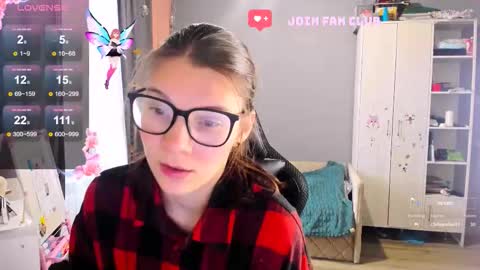  KIRA  online show from October 2025 05:14:01 AM