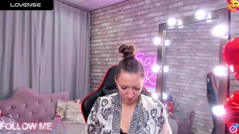 hi im Molly heregreat boobs big heart  warm pussy  online show from March 2025 03:51:01 AM