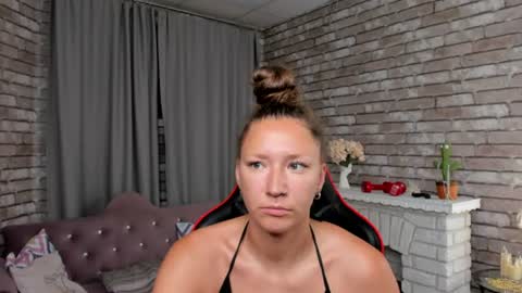 hi im Molly heregreat boobs big heart  warm pussy  online show from June 2026 12:06:02 AM