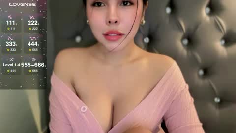 molly online show from November 2025 04:34:01 AM