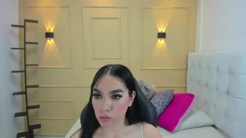 MOLLY online show from June 2026 07:02:01 PM