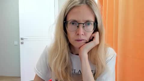 Snapshot of mollystory chatting on September 2025 06:59:01 AM AngelMomm online show from September 2025 06:59:01 AM