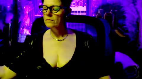Snapshot of mollysun chatting on April 2026 05:41:01 PM MollySun Nina Randmann online show from April 2026 05:41:01 PM