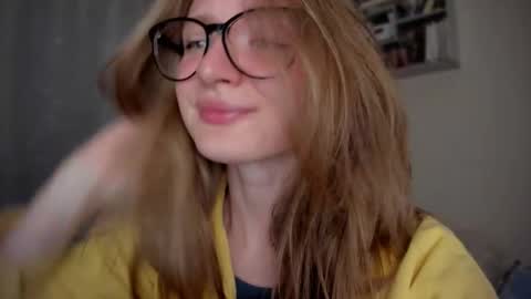 mollytucker online show from September 2025 04:17:01 PM