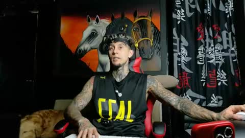 Snapshot of molotov_explosive chatting on October 2025 03:18:01 AM Molotov online show from October 2025 03:18:01 AM