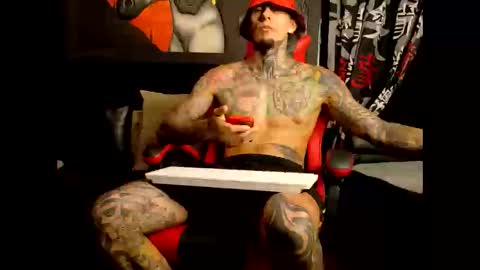 Snapshot of molotov_explosive chatting on November 2025 12:23:01 AM Molotov online show from November 2025 12:23:01 AM