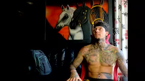 Snapshot of molotov_explosive chatting on December 2025 07:08:02 PM Molotov online show from December 2025 07:08:02 PM