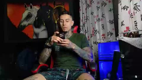 Snapshot of molotov_explosive chatting on January 2026 09:20:02 PM Molotov online show from January 2026 09:20:02 PM