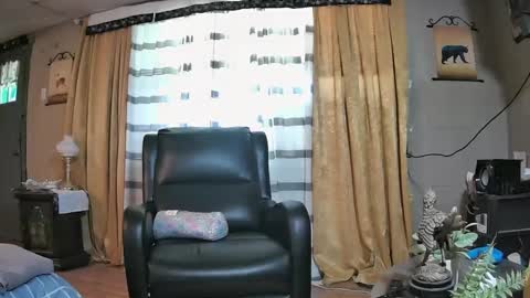 Snapshot of mommamadesissy chatting on October 2025 05:54:02 PM Bink online show from October 2025 05:54:02 PM