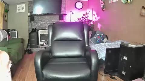 Snapshot of mommamadesissy chatting on February 2026 11:17:01 PM Bink online show from February 2026 11:17:01 PM