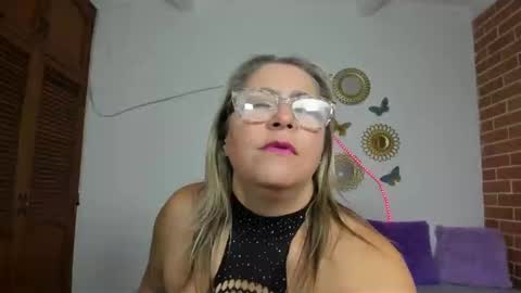 Snapshot of mommy_boobs_ chatting on January 2025 01:11:01 AM Maja online show from January 2025 01:11:01 AM