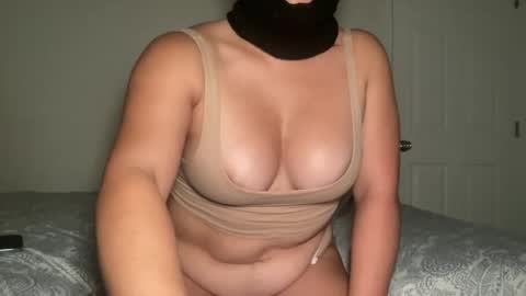 Snapshot of mommygoddess03 chatting on September 2025 04:35:02 AM mommygoddess03 online show from September 2025 04:35:02 AM