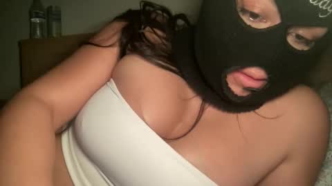 Snapshot of mommygoddess03 chatting on October 2025 05:32:01 AM mommygoddess03 online show from October 2025 05:32:01 AM