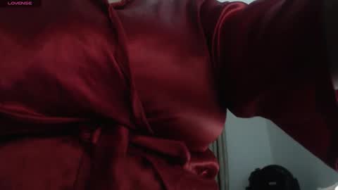 Daphne  online show from October 2025 07:32:01 AM