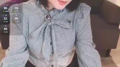 Momo online show from November 2025 11:14:02 PM