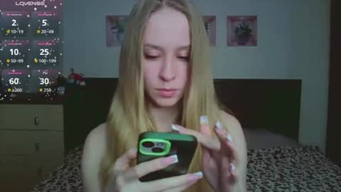 Snapshot of mona__liza chatting on February 2026 04:58:02 PM Mona online show from February 2026 04:58:02 PM