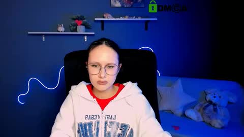 Mona  online show from March 2025 04:02:01 PM