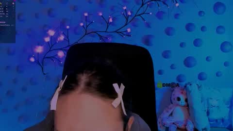 Mona  online show from December 2025 09:21:01 PM