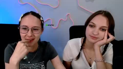 Snapshot of mona_cloud chatting on July 2026 08:45:02 AM Mona online show from July 2026 08:45:02 AM