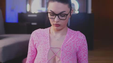 Mona Lisss online show from January 2025 11:27:02 AM