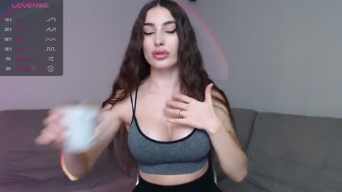 Snapshot of mona_saxxx chatting on December 2024 04:43:01 PM Hey Guys im Mona. PVT is Open Please Make me CUM online show from December 2024 04:43:01 PM