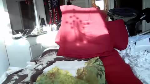 Mondi82 online show from January 2025 10:02:01 PM