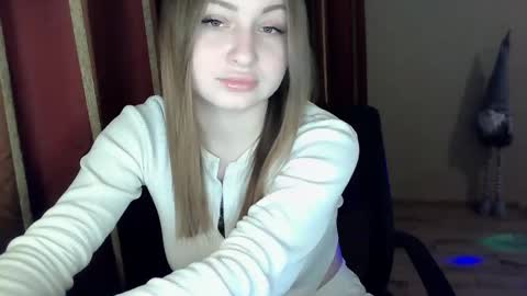 monica_211 online show from February 2025 05:40:01 PM