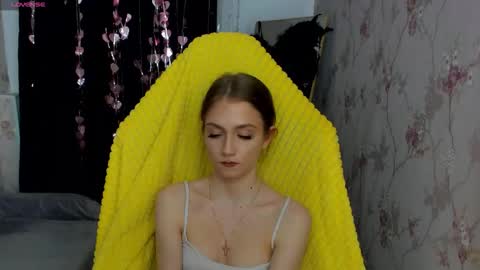 Snapshot of monicagolld chatting on November 2025 03:58:01 PM MonicaGold online show from November 2025 03:58:01 PM