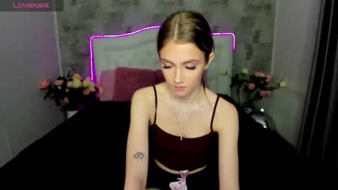 Snapshot of monicagolld chatting on November 2025 03:24:01 PM MonicaGold online show from November 2025 03:24:01 PM