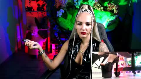 Monika online show from October 2025 11:11:01 AM