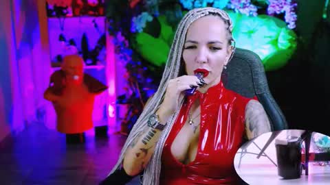 Monika online show from November 2025 10:51:02 AM