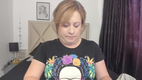 Snapshot of monicapink_ chatting on February 2026 12:21:01 PM Mony online show from February 2026 12:21:01 PM