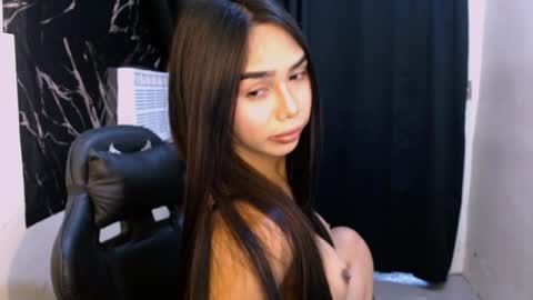 Snapshot of monikaaaaaaaaaa chatting on June 2026 01:28:02 AM monikaaaaaaaaaa online show from June 2026 01:28:02 AM