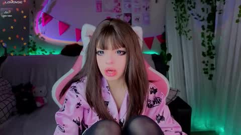 Monika online show from December 2025 04:39:02 AM