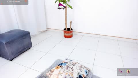 monikk__harrison online show from October 2025 11:19:01 AM