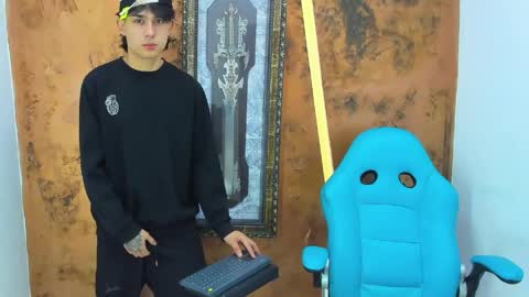 monky_0002 online show from June 2026 08:37:02 PM
