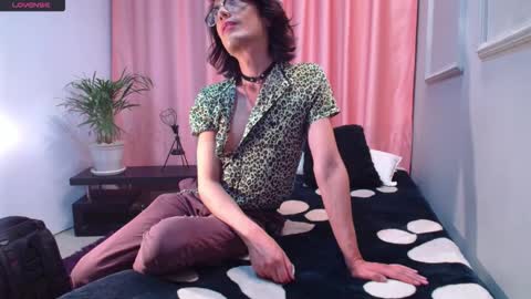 Linda Darling online show from December 2025 08:02:01 PM