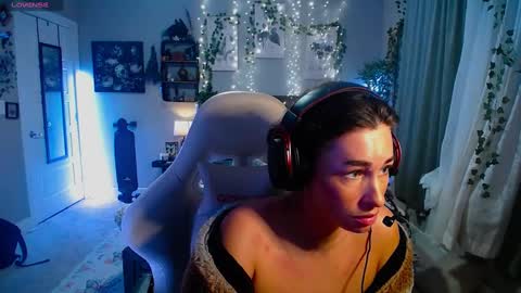 Snapshot of monstrumologist chatting on January 2025 01:05:02 AM Lydia Mooney online show from January 2025 01:05:02 AM