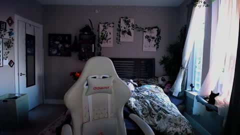 Snapshot of monstrumologist chatting on February 2025 12:08:01 AM Lydia Mooney online show from February 2025 12:08:01 AM