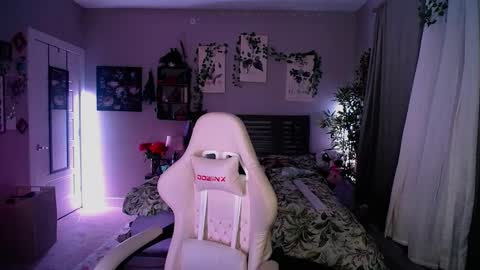 Snapshot of monstrumologist chatting on February 2025 03:12:02 AM Lydia Mooney online show from February 2025 03:12:02 AM