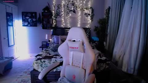 Snapshot of monstrumologist chatting on March 2025 02:15:01 AM Lydia Mooney online show from March 2025 02:15:01 AM